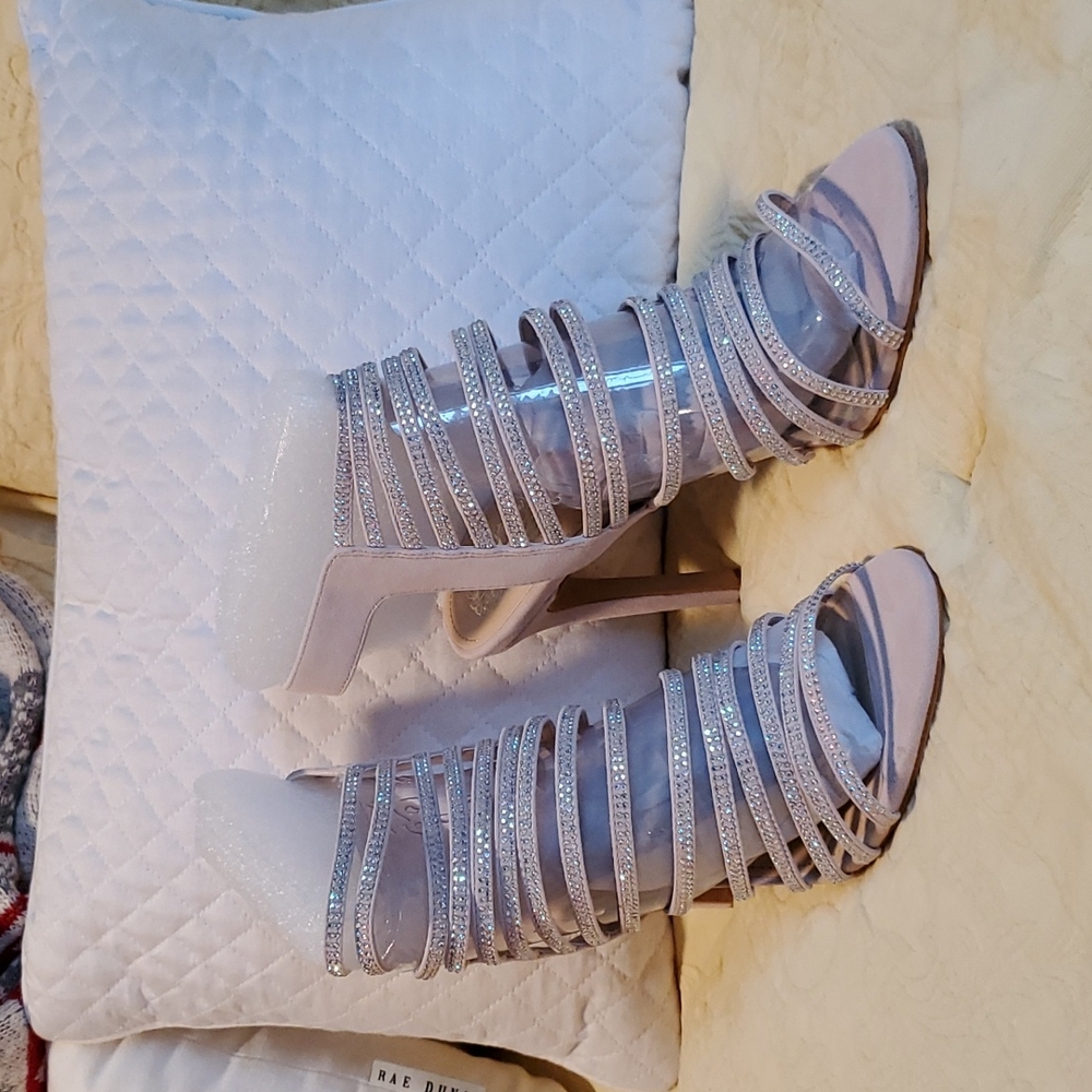 VINCE CAMUTO ELEGANT SHOE-NIB